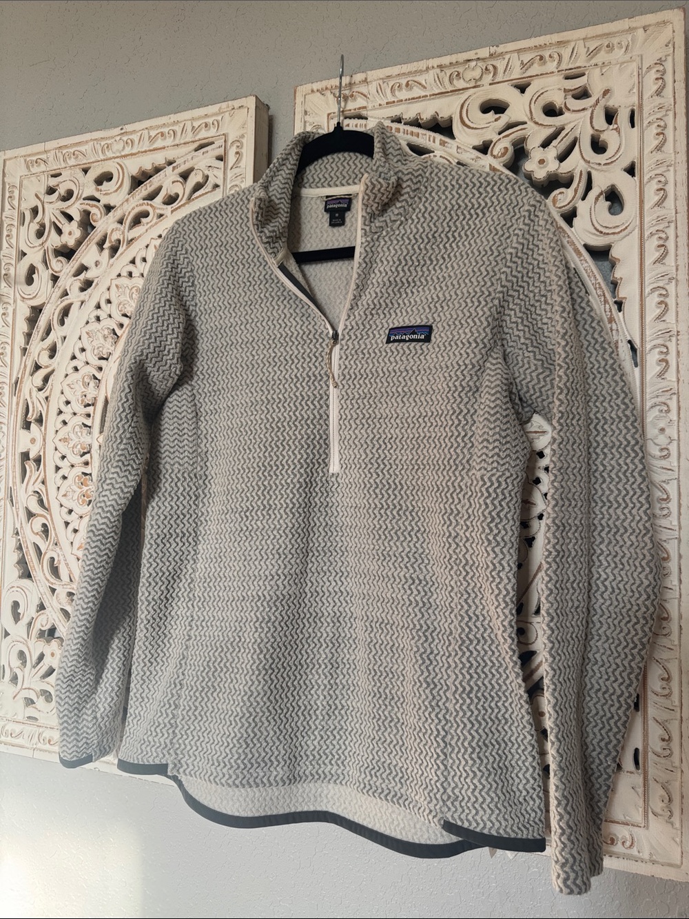 Patagonia Cream and Gray Half-Zip Fleece Pullover